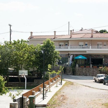 Agrelia Apartment Bagian luar foto