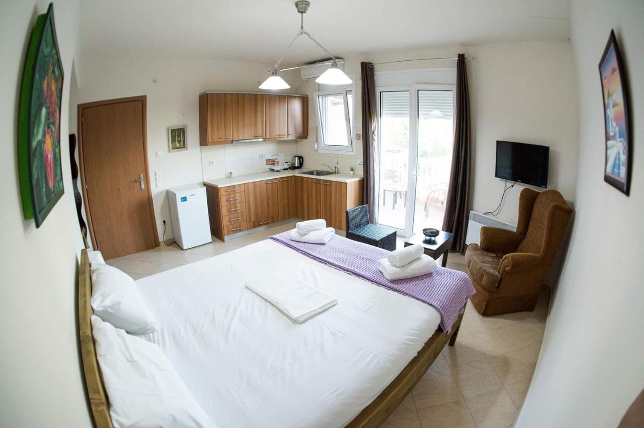 Agrelia Apartment Bagian luar foto